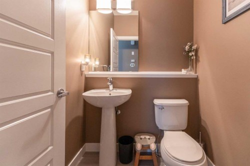 172 Firelight Way West, Lethbridge, AB - Indoor Photo Showing Bathroom