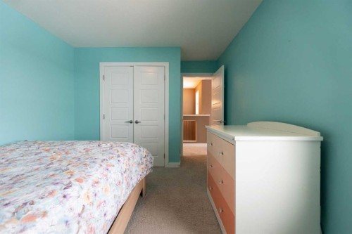 172 Firelight Way West, Lethbridge, AB - Indoor Photo Showing Bedroom