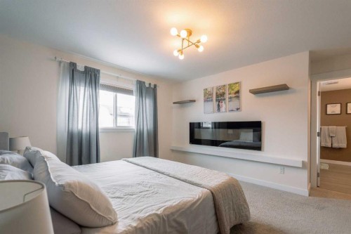 172 Firelight Way West, Lethbridge, AB - Indoor Photo Showing Bedroom
