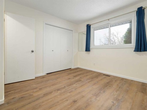 2426 14 Street North, Lethbridge, AB - Indoor Photo Showing Other Room