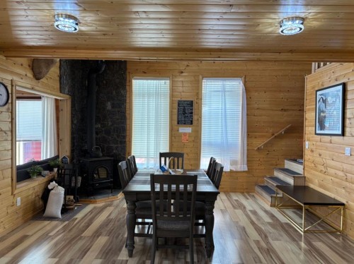 26 Mount Vista Drive, Hill Spring, AB - Indoor Photo Showing Dining Room