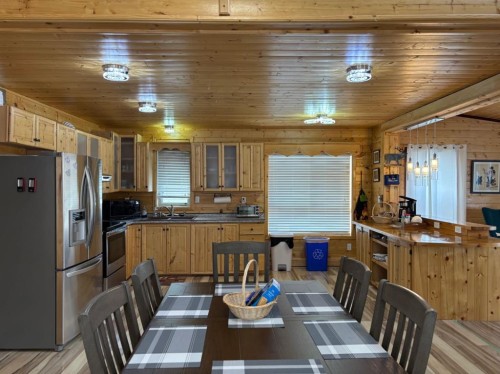 26 Mount Vista Drive, Hill Spring, AB - Indoor Photo Showing Other Room