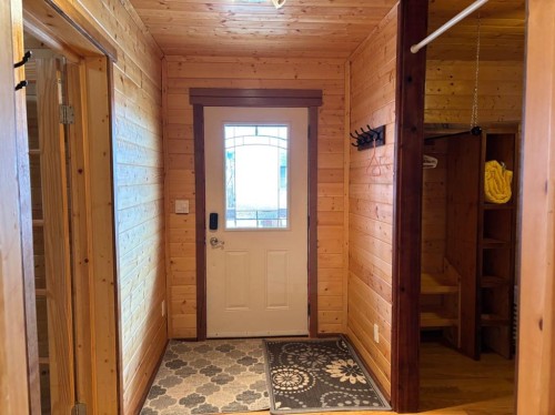 26 Mount Vista Drive, Hill Spring, AB - Indoor Photo Showing Other Room