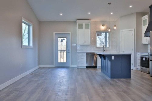 329 9 Street North, Picture Butte, AB - Indoor Photo Showing Kitchen
