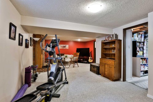 815 20 Street South, Lethbridge, AB - Indoor