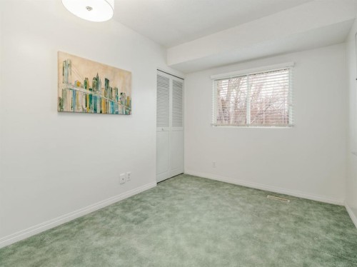 1102 Cameron Road South, Lethbridge, AB - Indoor Photo Showing Other Room