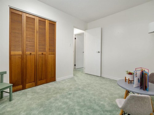 1102 Cameron Road South, Lethbridge, AB - Indoor Photo Showing Other Room