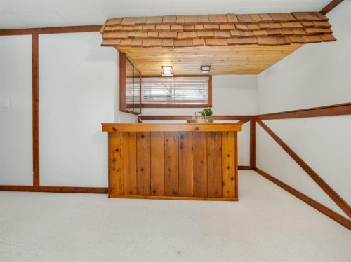 1102 Cameron Road South, Lethbridge, AB - Indoor Photo Showing Other Room