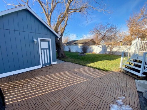 1102 Cameron Road South, Lethbridge, AB - Outdoor