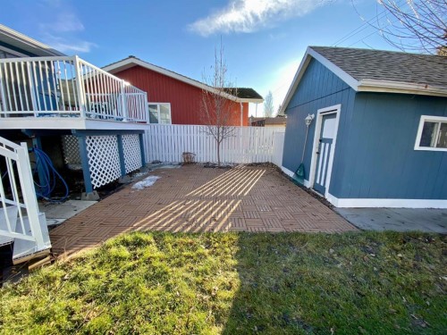 1102 Cameron Road South, Lethbridge, AB - Outdoor With Deck Patio Veranda With Exterior