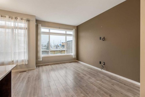 4-414 Highlands Boulevard West, Lethbridge, AB - Indoor Photo Showing Other Room