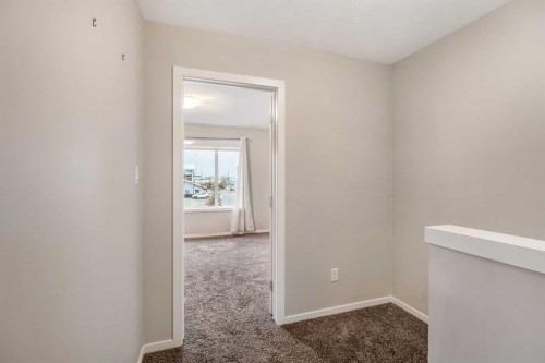 4-414 Highlands Boulevard West, Lethbridge, AB - Indoor Photo Showing Other Room