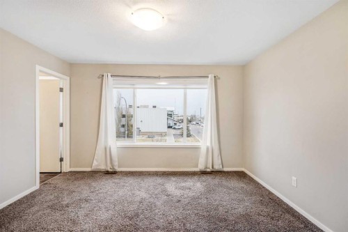 4-414 Highlands Boulevard West, Lethbridge, AB - Indoor Photo Showing Other Room