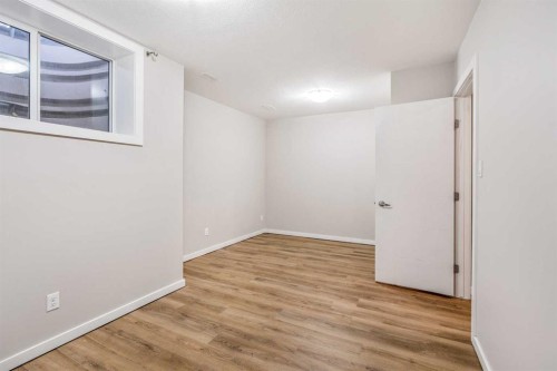 4-414 Highlands Boulevard West, Lethbridge, AB - Indoor Photo Showing Other Room