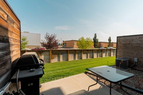 4-414 Highlands Boulevard West, Lethbridge, AB - Outdoor