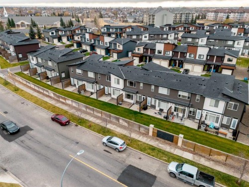 4-414 Highlands Boulevard West, Lethbridge, AB - Outdoor