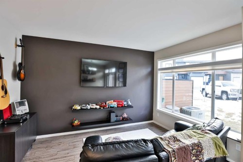 2-426 Highlands Boulevard West, Lethbridge, AB - Indoor