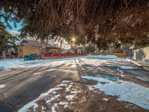 2822 2 Avenue South, Lethbridge, AB 