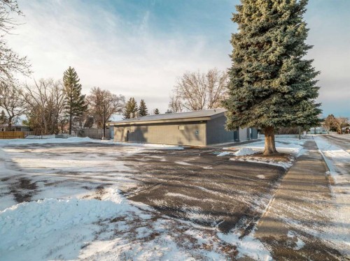 2822 2 Avenue South, Lethbridge, AB 