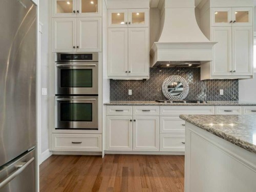 182 Canyon Estates Way West, Lethbridge, AB - Indoor Photo Showing Kitchen With Upgraded Kitchen