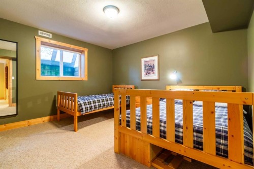 88 West Castle Loop, Rural Pincher Creek No. 9, M.D. Of, AB - Indoor Photo Showing Bedroom