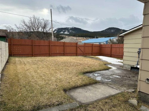 7526 18 Avenue, Coleman, AB - Outdoor