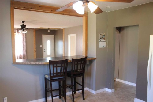 526 Highway Avenue, Picture Butte, AB - Indoor Photo Showing Other Room