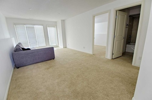 210 Keystone Lane West, Lethbridge, AB - Indoor