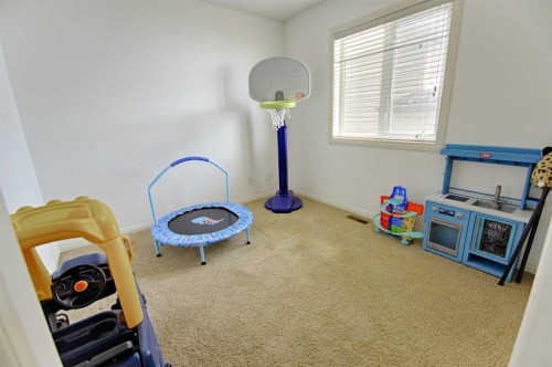 210 Keystone Lane West, Lethbridge, AB - Indoor