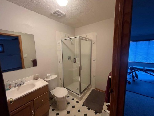 173 Heritage Boulevard West, Lethbridge, AB 