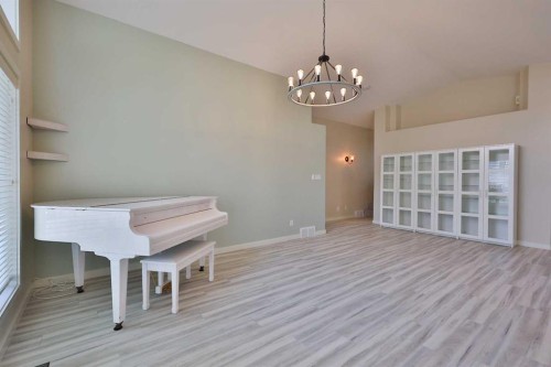 74 Rivermont Crescent West, Lethbridge, AB - Indoor Photo Showing Other Room