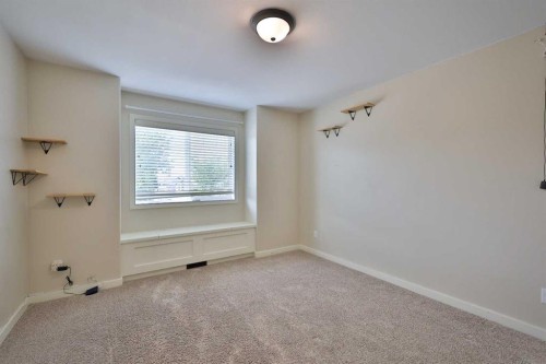 74 Rivermont Crescent West, Lethbridge, AB - Indoor Photo Showing Other Room