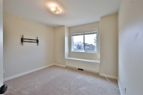 74 Rivermont Crescent West, Lethbridge, AB - Indoor Photo Showing Other Room