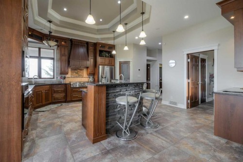 214 Sandstone Place South, Lethbridge, AB - Indoor Photo Showing Kitchen With Upgraded Kitchen