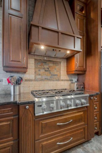 214 Sandstone Place South, Lethbridge, AB - Indoor Photo Showing Kitchen With Double Sink