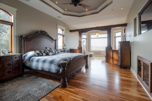 214 Sandstone Place South, Lethbridge, AB - Indoor Photo Showing Bedroom