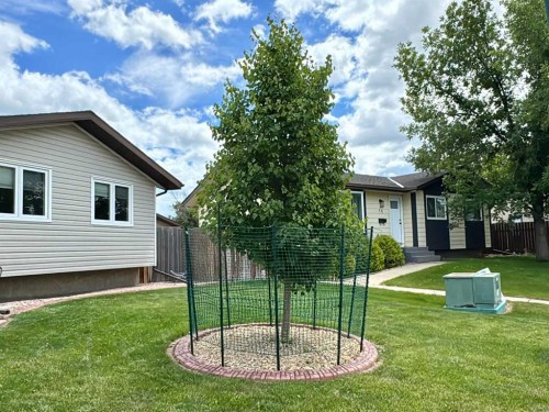11 Princeton Road West, Lethbridge, AB - Outdoor