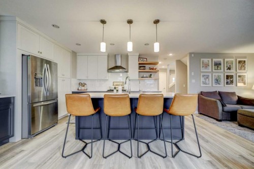 514 Devonia Road West, Lethbridge, AB - Indoor Photo Showing Kitchen With Upgraded Kitchen