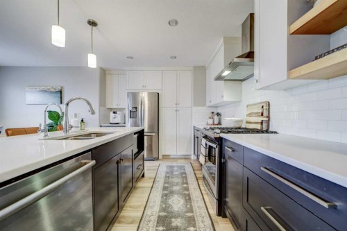 514 Devonia Road West, Lethbridge, AB - Indoor Photo Showing Kitchen With Double Sink With Upgraded Kitchen