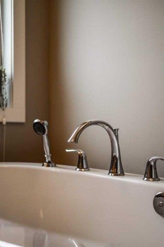 514 Devonia Road West, Lethbridge, AB - Indoor