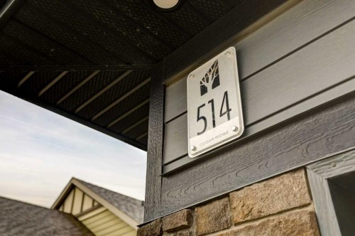 514 Devonia Road West, Lethbridge, AB - Outdoor With Exterior