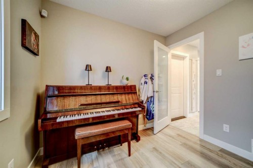 514 Devonia Road West, Lethbridge, AB - Indoor Photo Showing Other Room