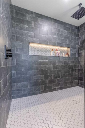 314 5 Avenue, Nobleford, AB - Indoor Photo Showing Bathroom