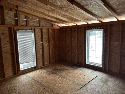 338 2 Avenue, Stirling, AB - Indoor Photo Showing Other Room