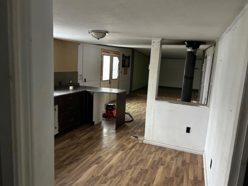 338 2 Avenue, Stirling, AB - Indoor Photo Showing Other Room