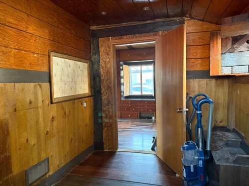 513 19 Street North, Lethbridge, AB - Indoor Photo Showing Other Room