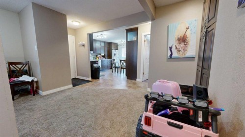 713 19 Street South, Lethbridge, AB - Indoor Photo Showing Other Room