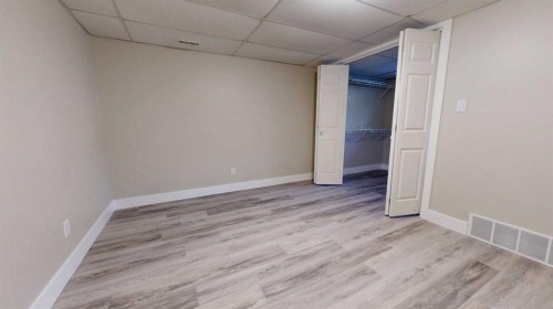 713 19 Street South, Lethbridge, AB - Indoor Photo Showing Other Room