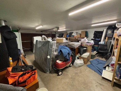 713 19 Street South, Lethbridge, AB - Indoor