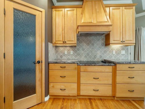 21 Fairmont Park Landing South, Lethbridge, AB - Indoor Photo Showing Kitchen